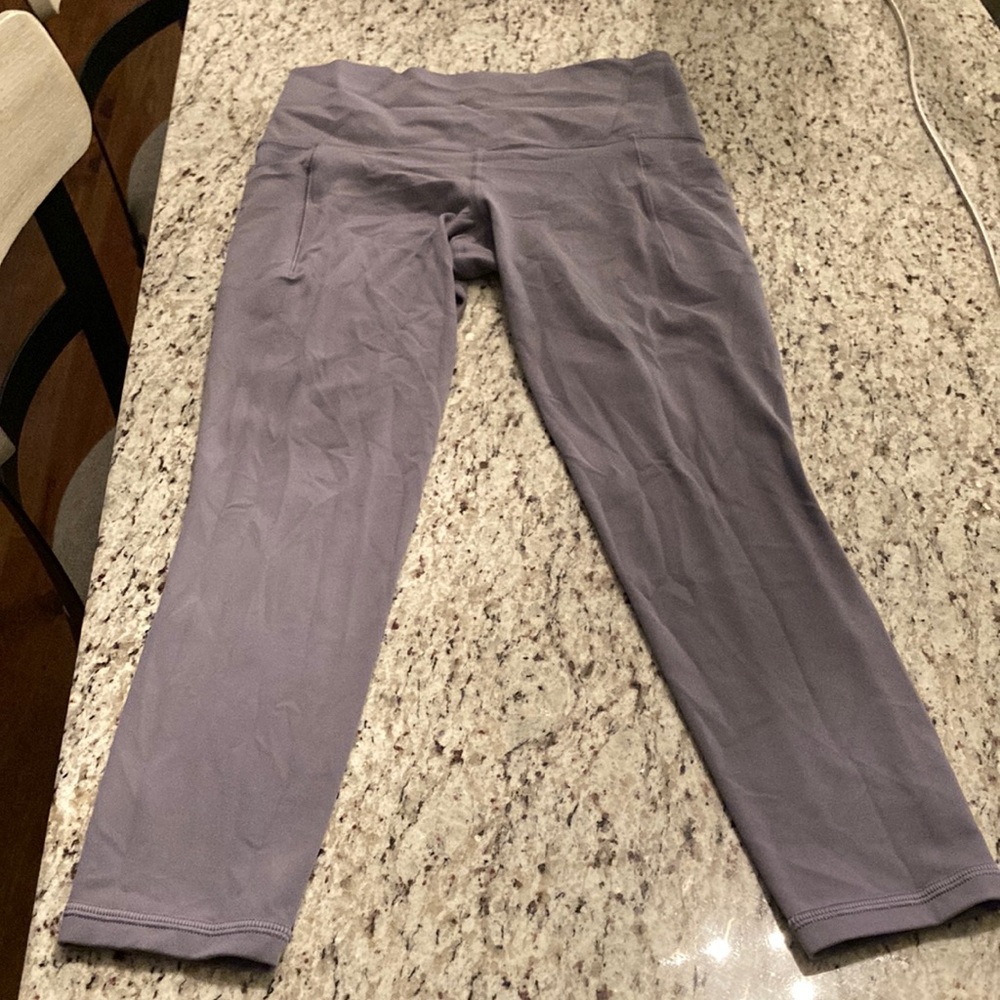 Athleta 7/8 salutation legging